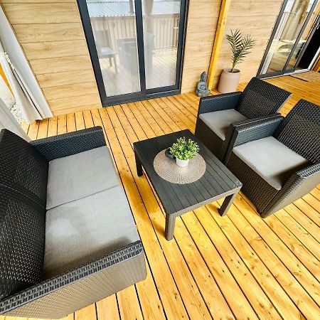 Villa Family Grand De Luxe Mobilhome Selce Exterior foto
