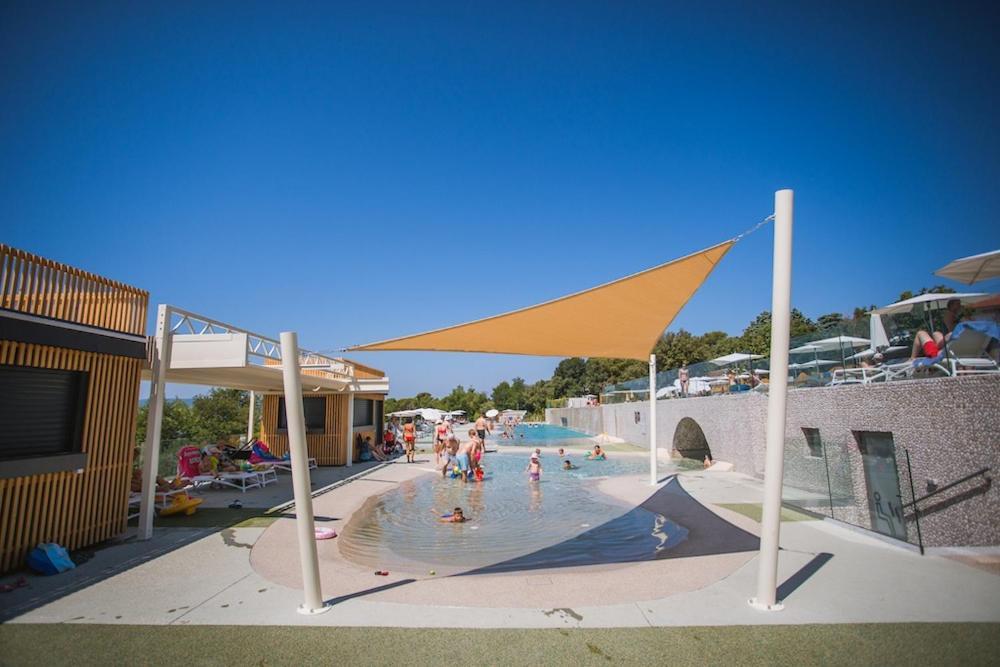 Villa Family Grand De Luxe Mobilhome Selce Exterior foto