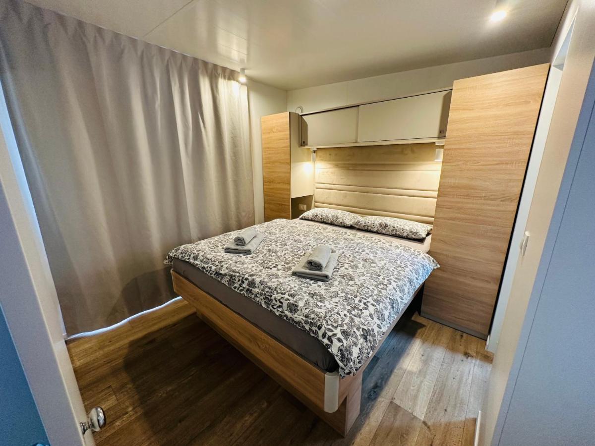 Villa Family Grand De Luxe Mobilhome Selce Exterior foto