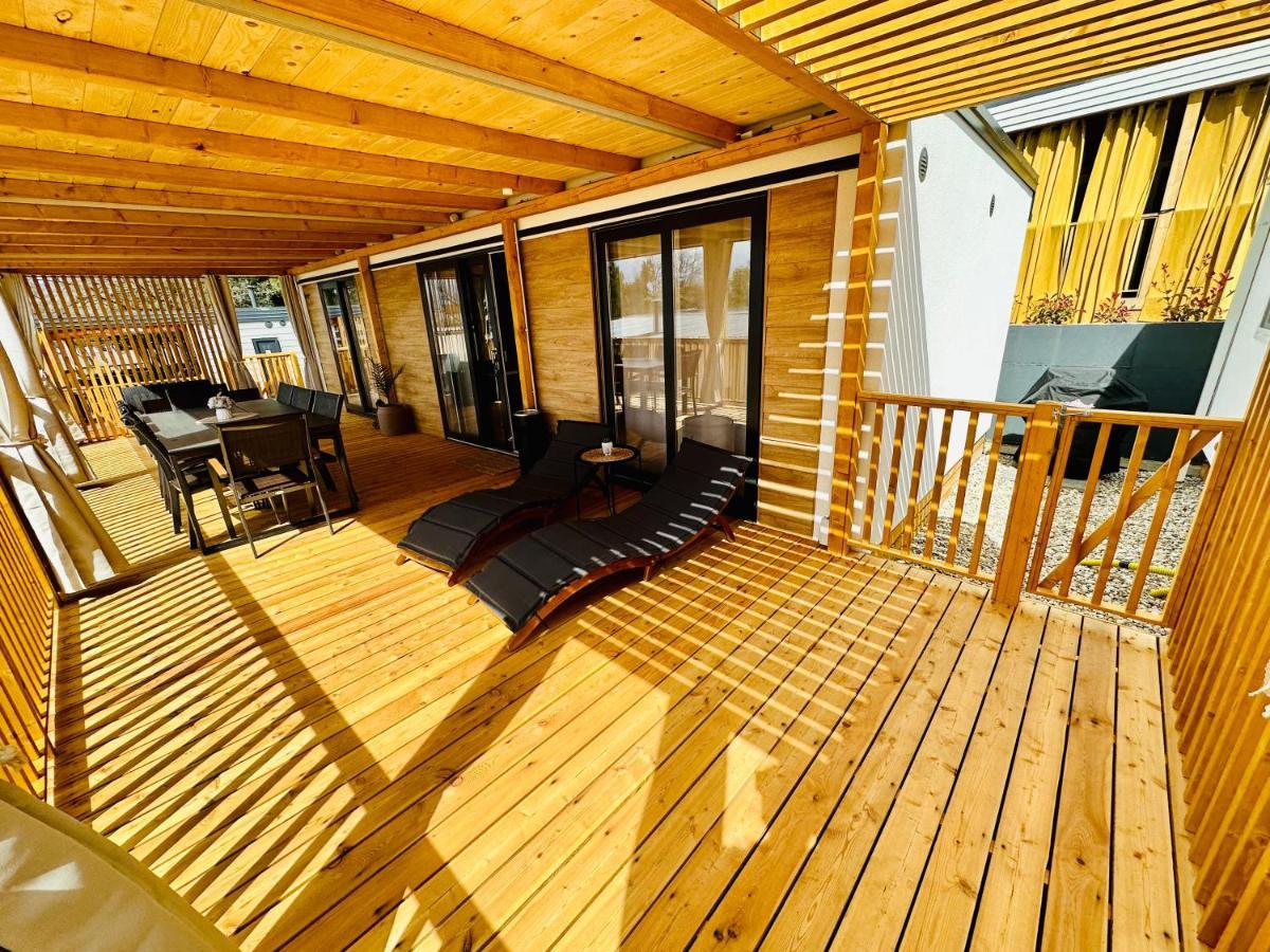 Villa Family Grand De Luxe Mobilhome Selce Exterior foto